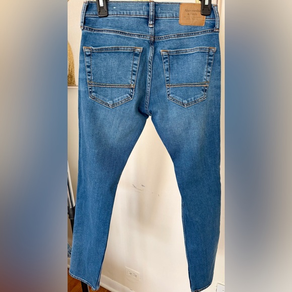Abercrombie & Fitch Classic Blue Jeans Men’s Size 28 (Preloved) - Picture 2 of 4